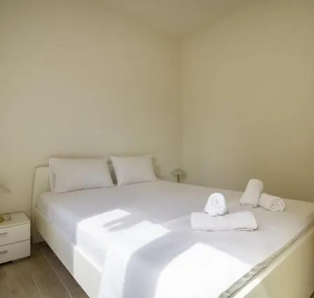 Azzure, 2bd * Nikiti (Sithonia)